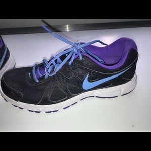 Nike size 10 black and purple sneakers